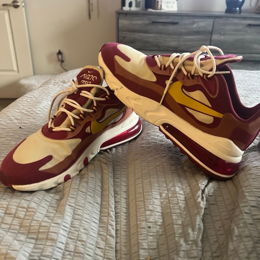 Nike react 270s
